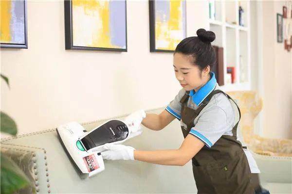 十部門聯(lián)合發(fā)力 加大財(cái)政支持健全信用體系，推動(dòng)家政勞務(wù)服務(wù)高質(zhì)量發(fā)展